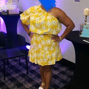 Off-the-Shoulder Top & Skirt Set - Yellow with White Floral Print - Size L